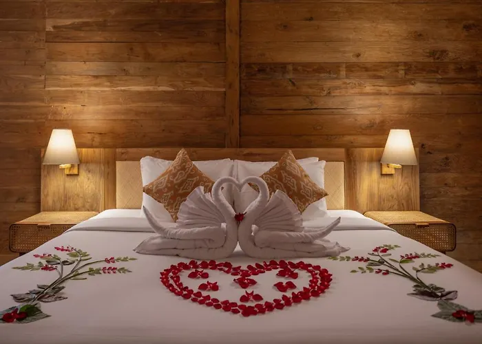 Rumah Kayu リゾート 4*