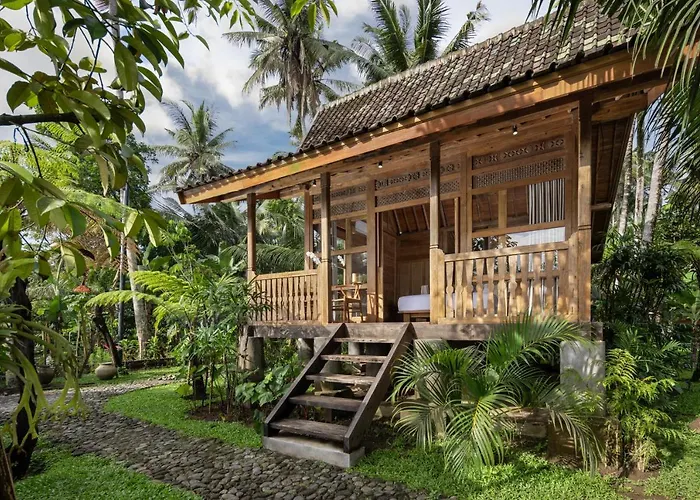 リゾート Rumah Kayu