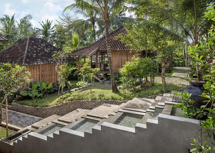 リゾート Rumah Kayu