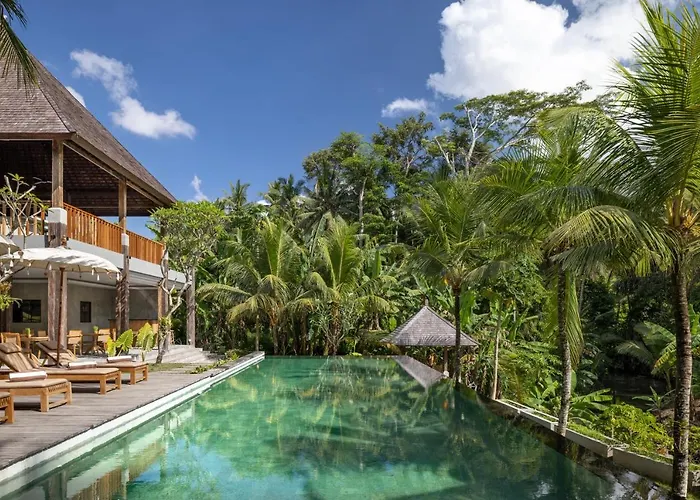 リゾート Rumah Kayu