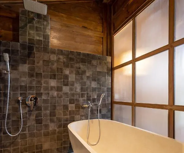 リゾート Rumah Kayu 4*