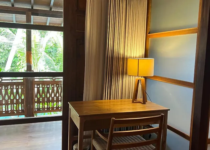 Rumah Kayu 4* ウブド